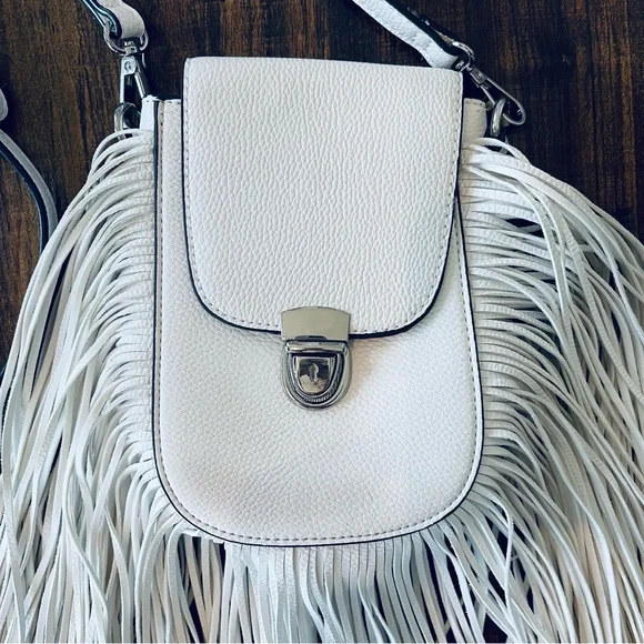 Carlos Santana White Fringe Crossbody Bag - Picture 4 of 10